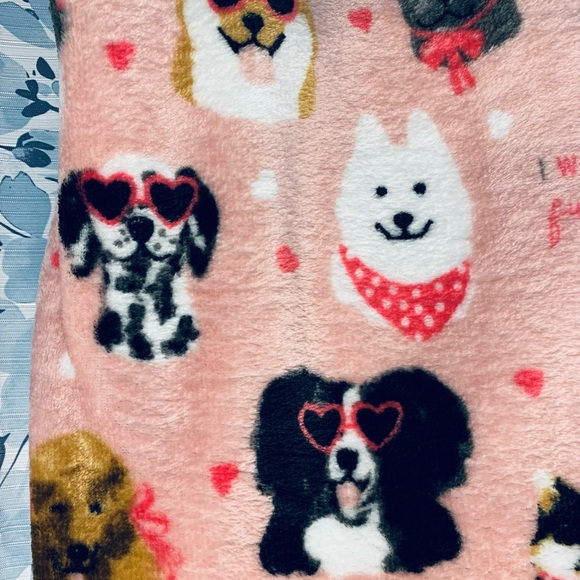 Cute Dog blanket “I Woof You Forever” warm, cozy and pink - Picture 7 of 7